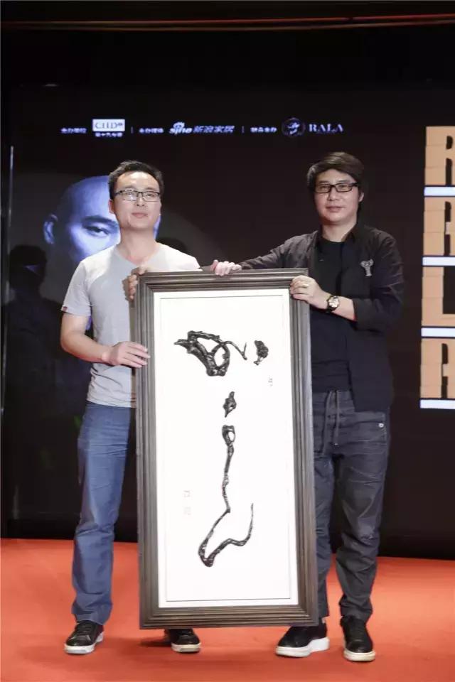 圣德保陶瓷勞拉初聲， 一鳴驚人